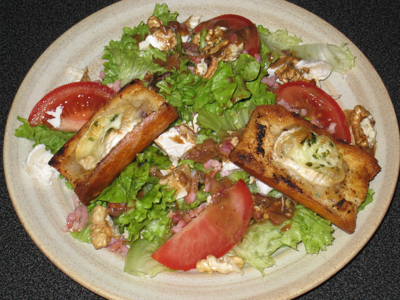 Salade au chèvre chaud