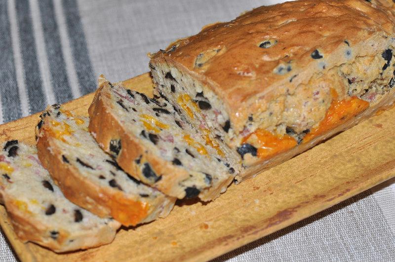Cake olives noires - mimolette
