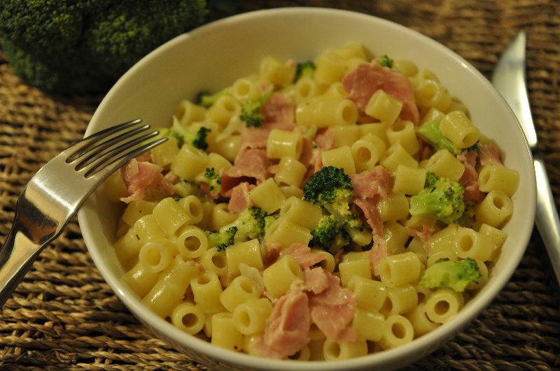 Pâtes aux brocolis et jambon