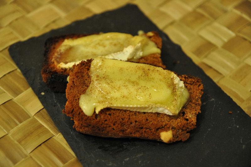 Toasts Pain d Épices et Camembert