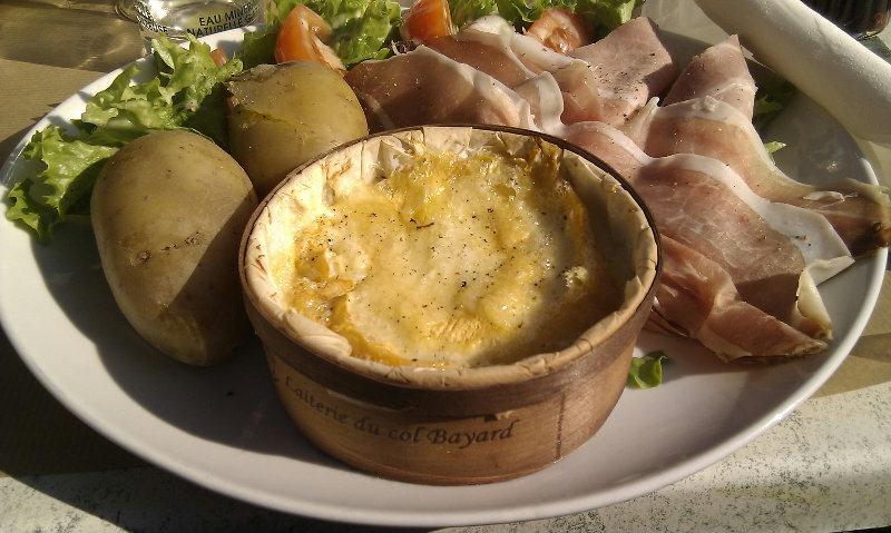 Fondue au Mont d'Or - 1 074 calories (Kcal)