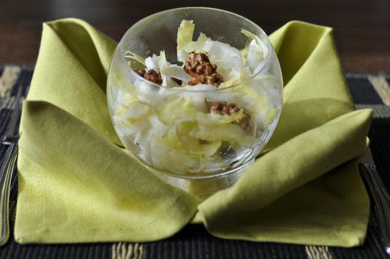 Salade d'endives au bleu et aux noix