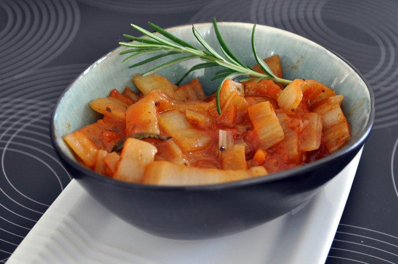Côtes de blette à la sauce tomate