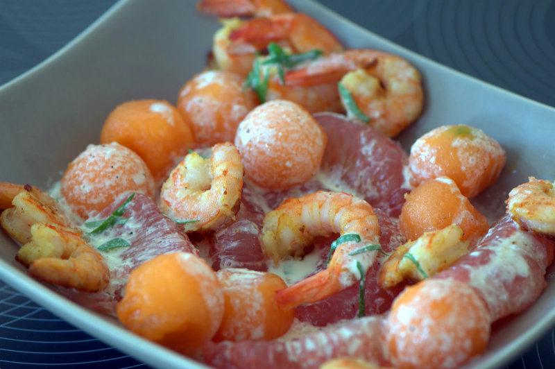 Salade de crevettes, pomélos et melon