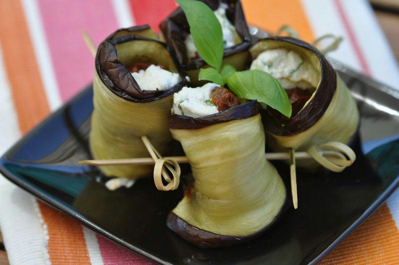 Aubergines roulées au chèvre frais