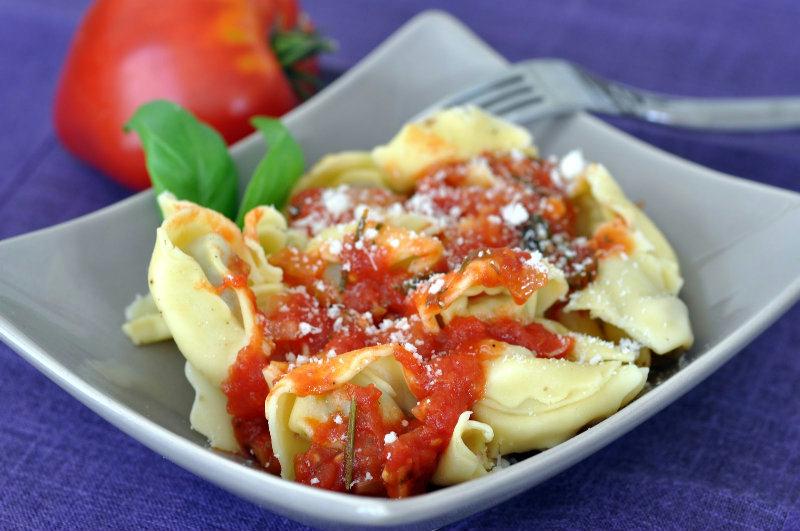 Raviolis frais à la sauce tomate maison