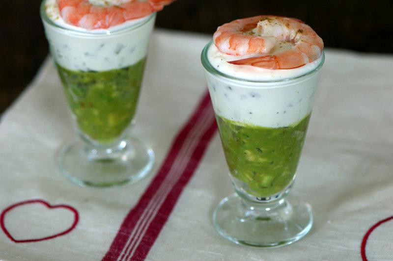 Verrine d'avocat, fromage frais et crevette