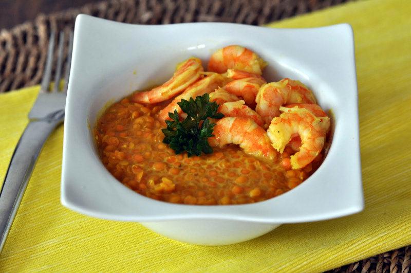 Lentilles corail aux crevettes et curcuma