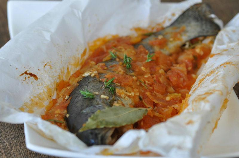 Truite en papillote à la fondue de tomates
