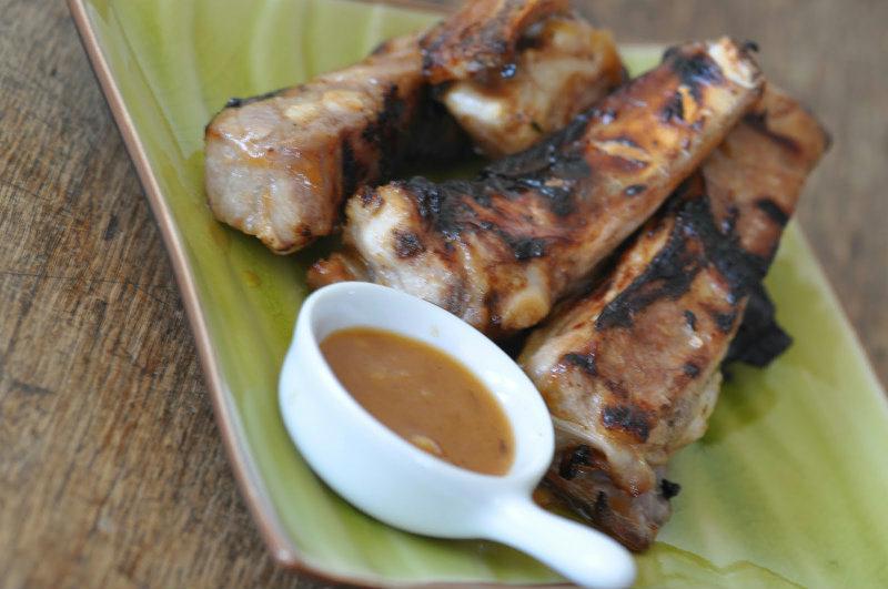 Travers de porc à la plancha sauce américaine - 1 015 calories (Kcal)